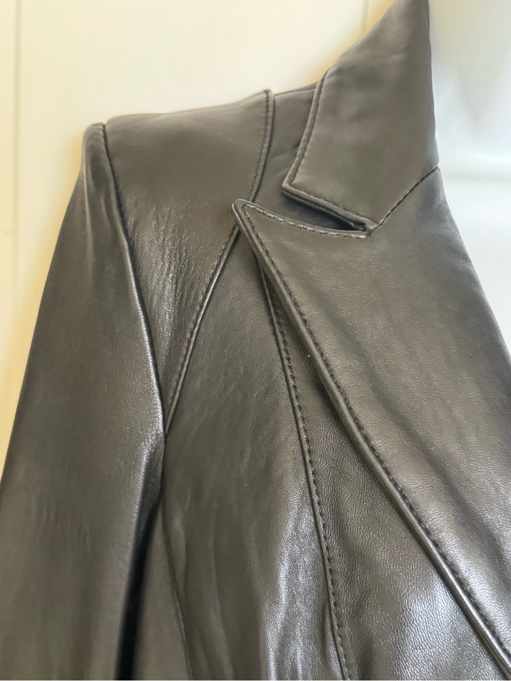 Neiman Marcus Exclusive Lamb Leather Blazer Jacket - Picture 3 of 9